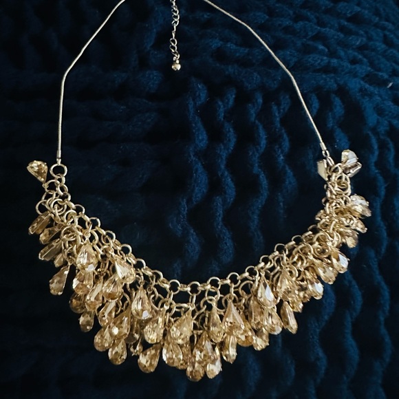 Gorgeous necklace all stoned up and ready to go. Stunning and simple - Picture 3 of 7